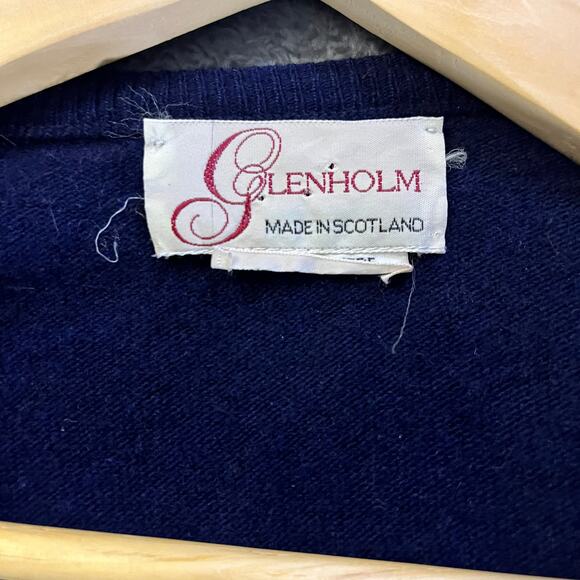 Vintage Scottish Cashmere V-Neck Sweater Men’s Medium - Picture 2 of 8